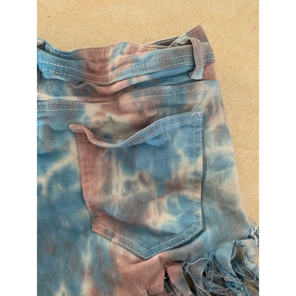 K.I.M by Kim tigers tyedye fringe denim shorts woman’s size medium/large - Picture 7 of 8